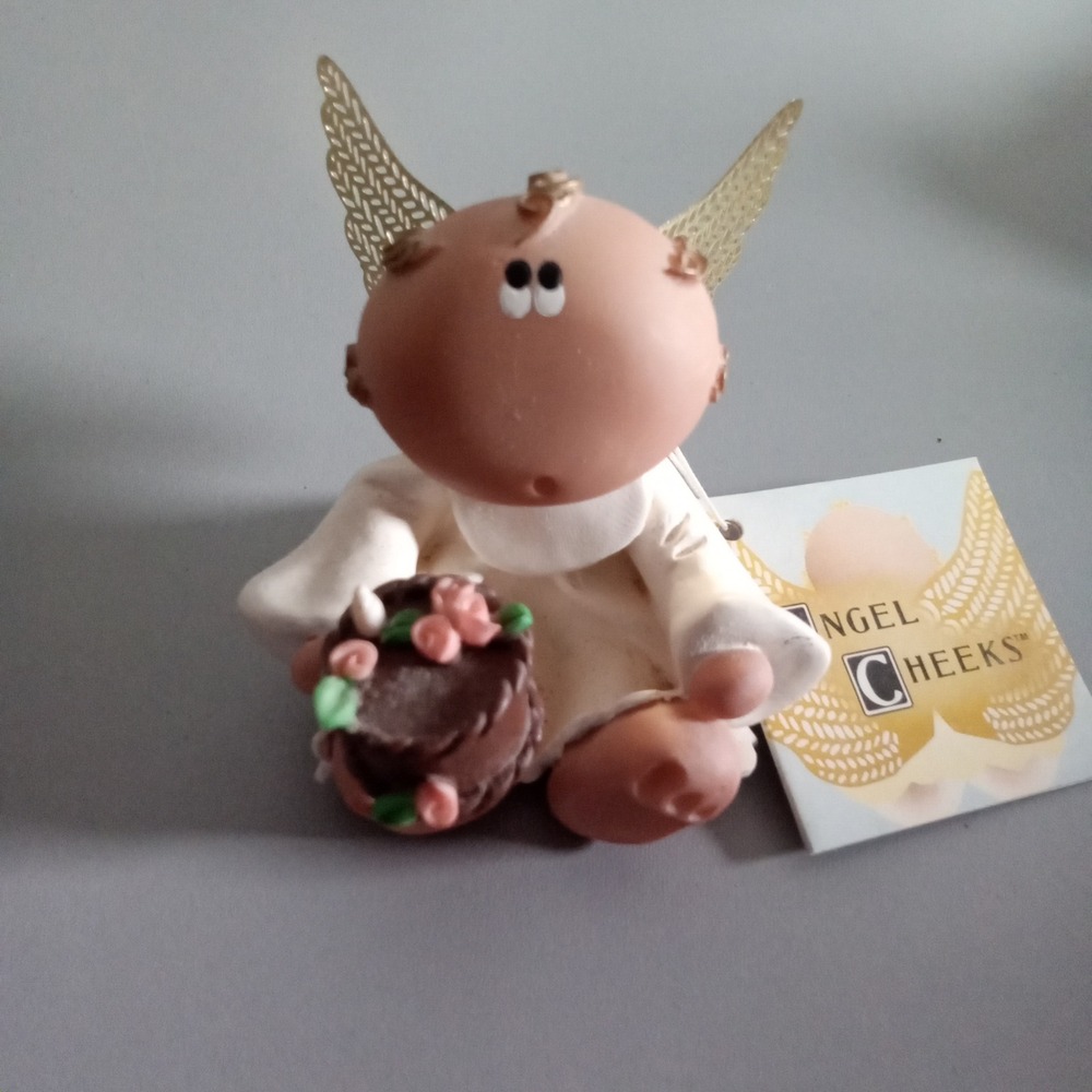 Angel Cheeks Kirk's Folly Baby Guardian Angel Figurine with Cake 2001 Vintage